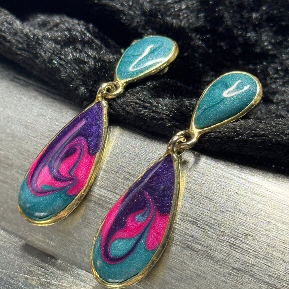 🌸 Rose’s Daydream Drops | Vintage Teardrop Enamel Earrings | Pierced - Picture 2 of 2